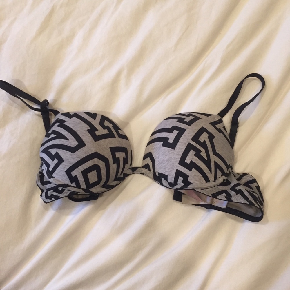 PINK VS Gray 32C Push Up Bra